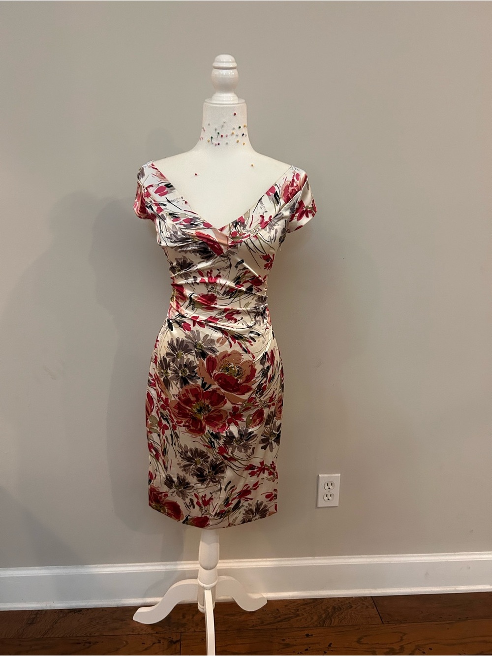 VINTAGE Maggy London Floral Off-Shoulder Sheath Dress in Cream and Red
